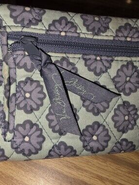 ✨ Retired Vera Bradley Trifold Wallet